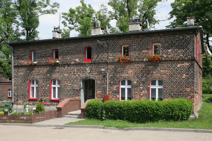 śląski dom z cegły czerwonej