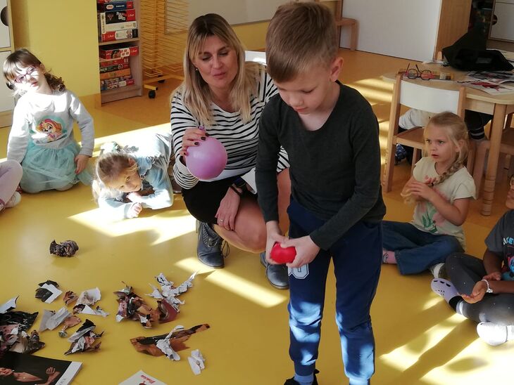 Grupa Śnieżynek podczas zajęć z Panią Asią