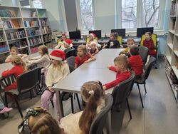 Iskierki w bibliotece szkolnej