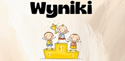 Podium na którym sa obrazkowe dzieci i napis wyniki FOX