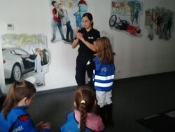 Pani policjant z Kropelkami 