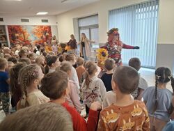 Dzieci witają jesień